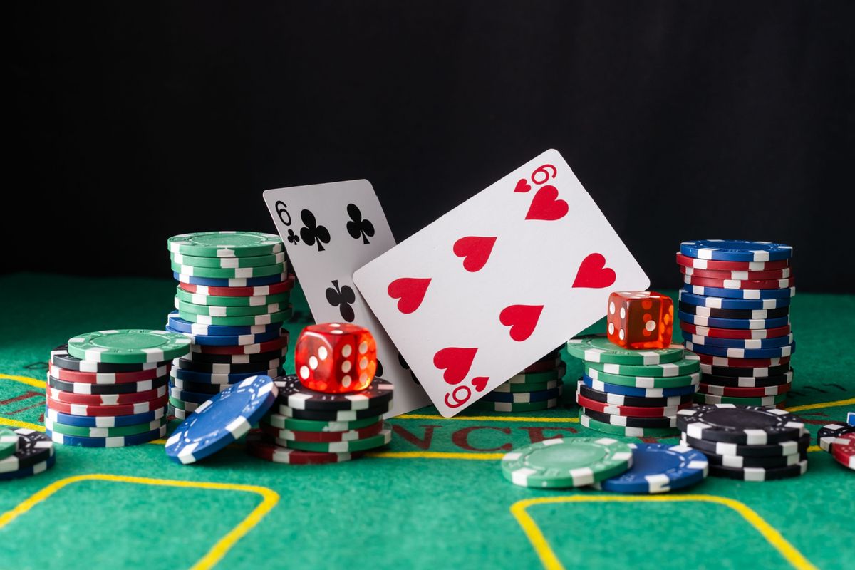 Plinko Casino کیسینو میں پوکر گیمز